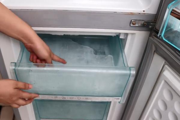 冰箱使用过程中发出噪声应该如何维修【冰箱维修免费预约】